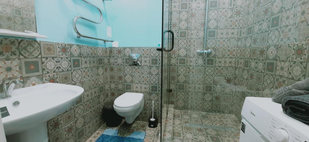 Уютная Квартира С Хорошим Расположением И Интернетом Almaty Luaran gambar